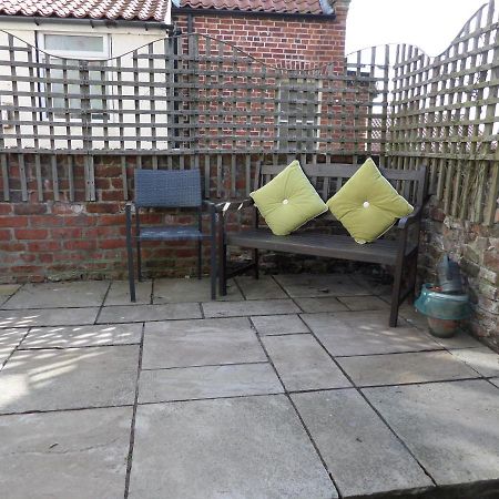 Award winning pet friendly paddock cottage Whitby Exteriör bild