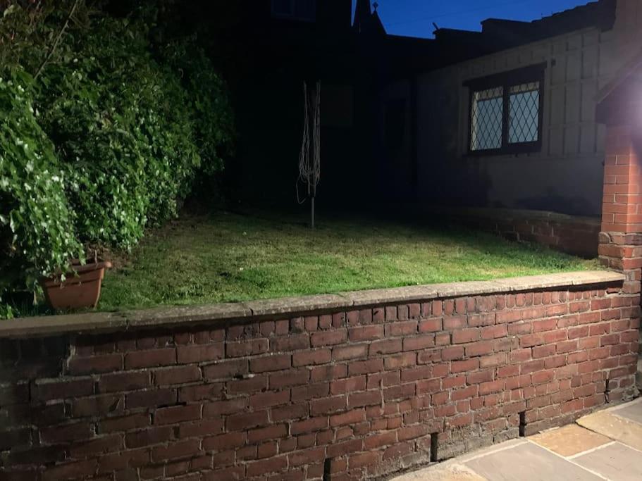 Award winning pet friendly paddock cottage Whitby Exteriör bild
