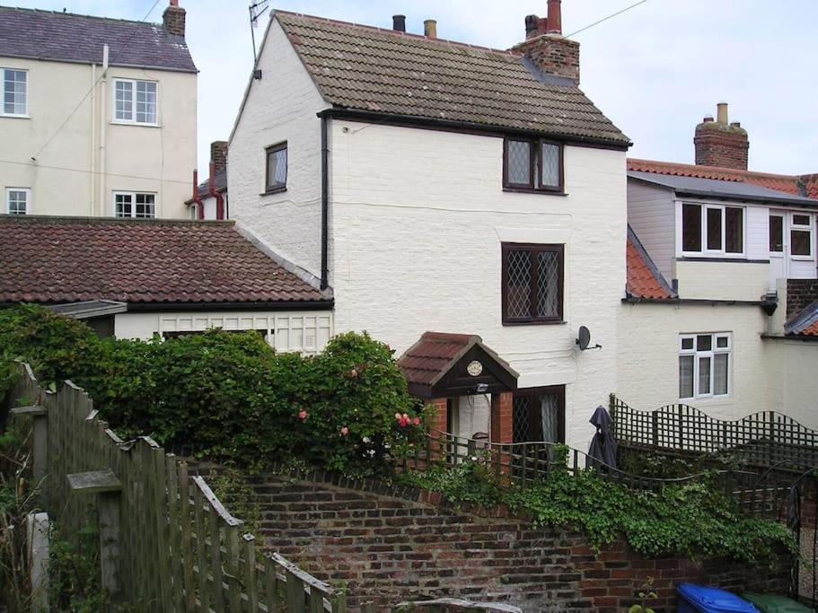 Award winning pet friendly paddock cottage Whitby Exteriör bild