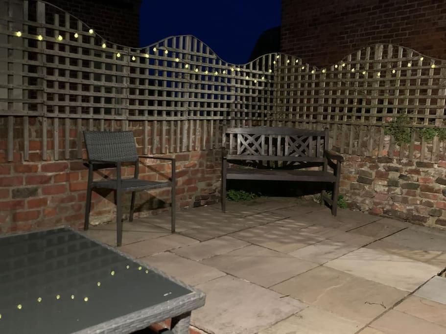 Award winning pet friendly paddock cottage Whitby Exteriör bild