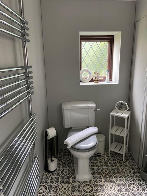 Award winning pet friendly paddock cottage Whitby Exteriör bild
