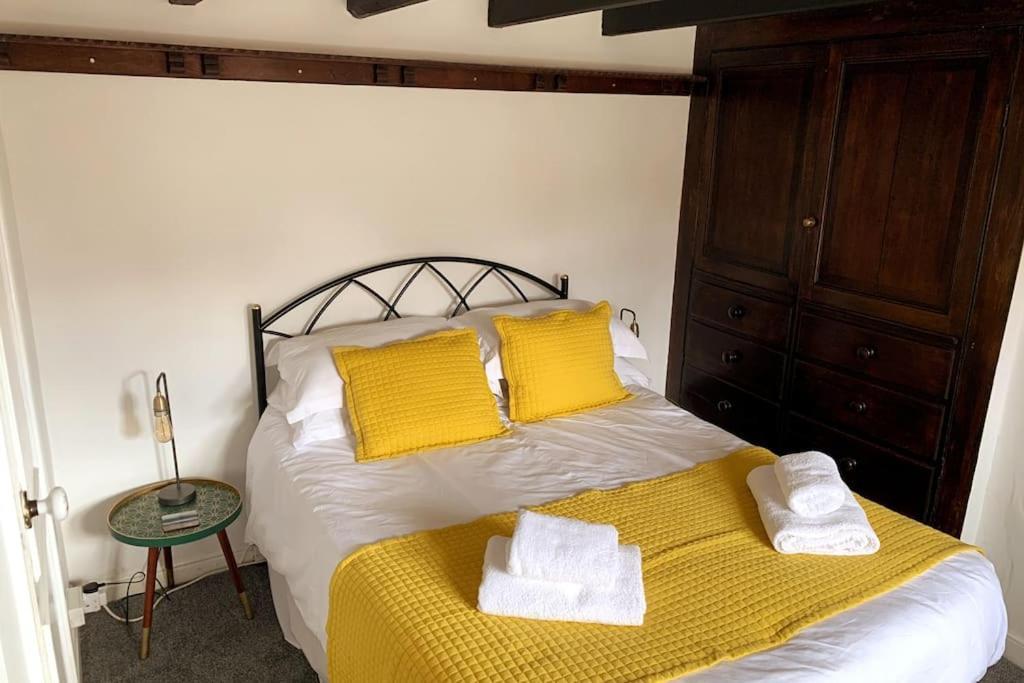 Award winning pet friendly paddock cottage Whitby Exteriör bild