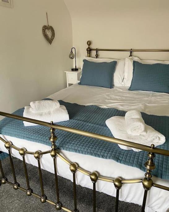 Award winning pet friendly paddock cottage Whitby Exteriör bild