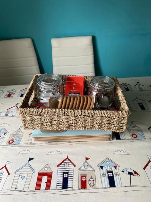 Award winning pet friendly paddock cottage Whitby Exteriör bild