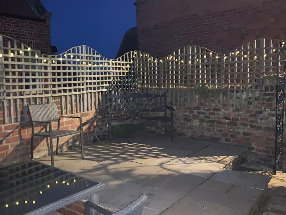 Award winning pet friendly paddock cottage Whitby Exteriör bild
