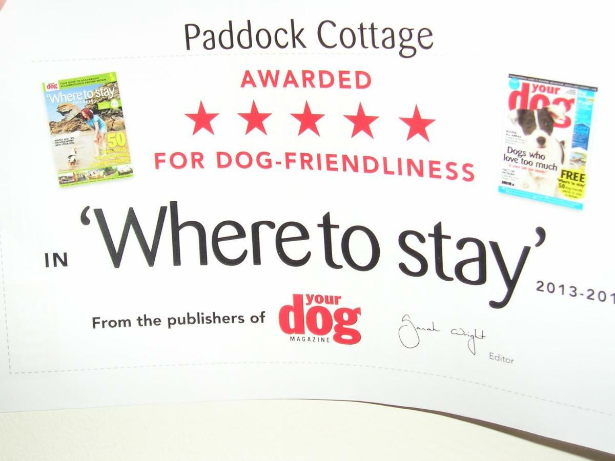Award winning pet friendly paddock cottage Whitby Exteriör bild