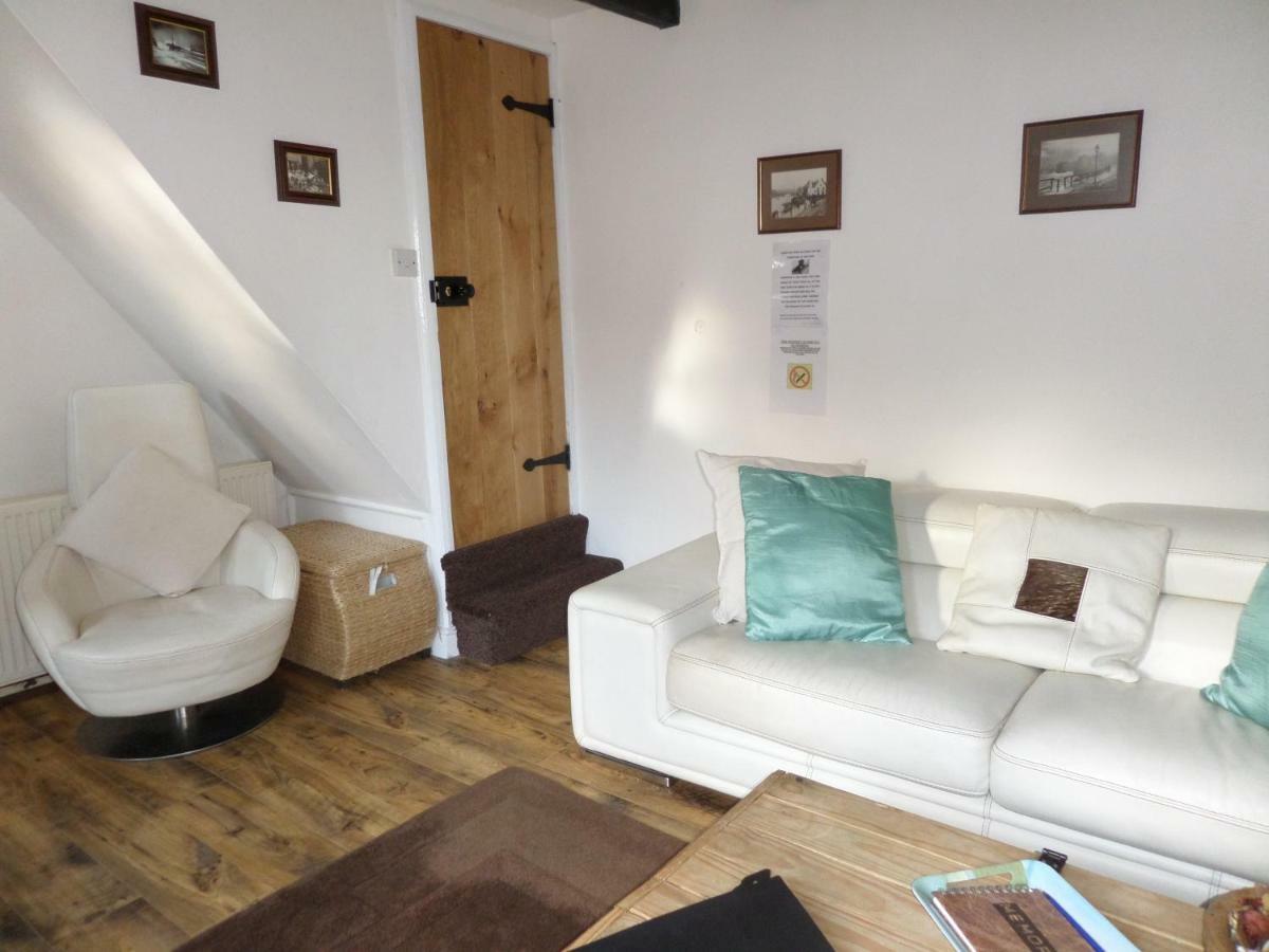 Award winning pet friendly paddock cottage Whitby Exteriör bild